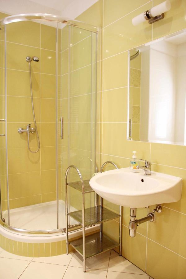 Cerny Kocour Apart Hotel Sarovy Exterior photo